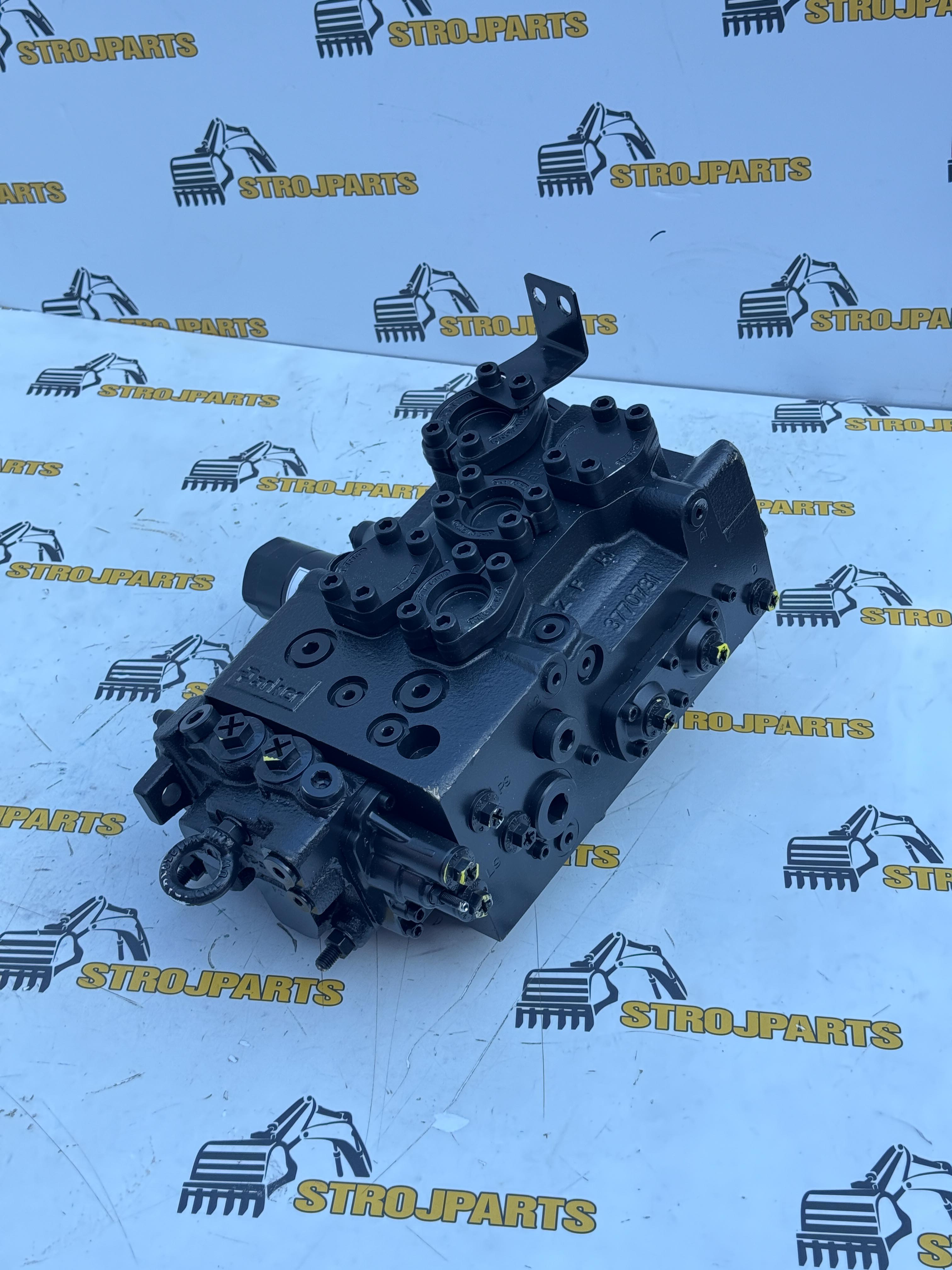 Rozvaděč hydrauliky M250LS-3-3307A – 332/V1133