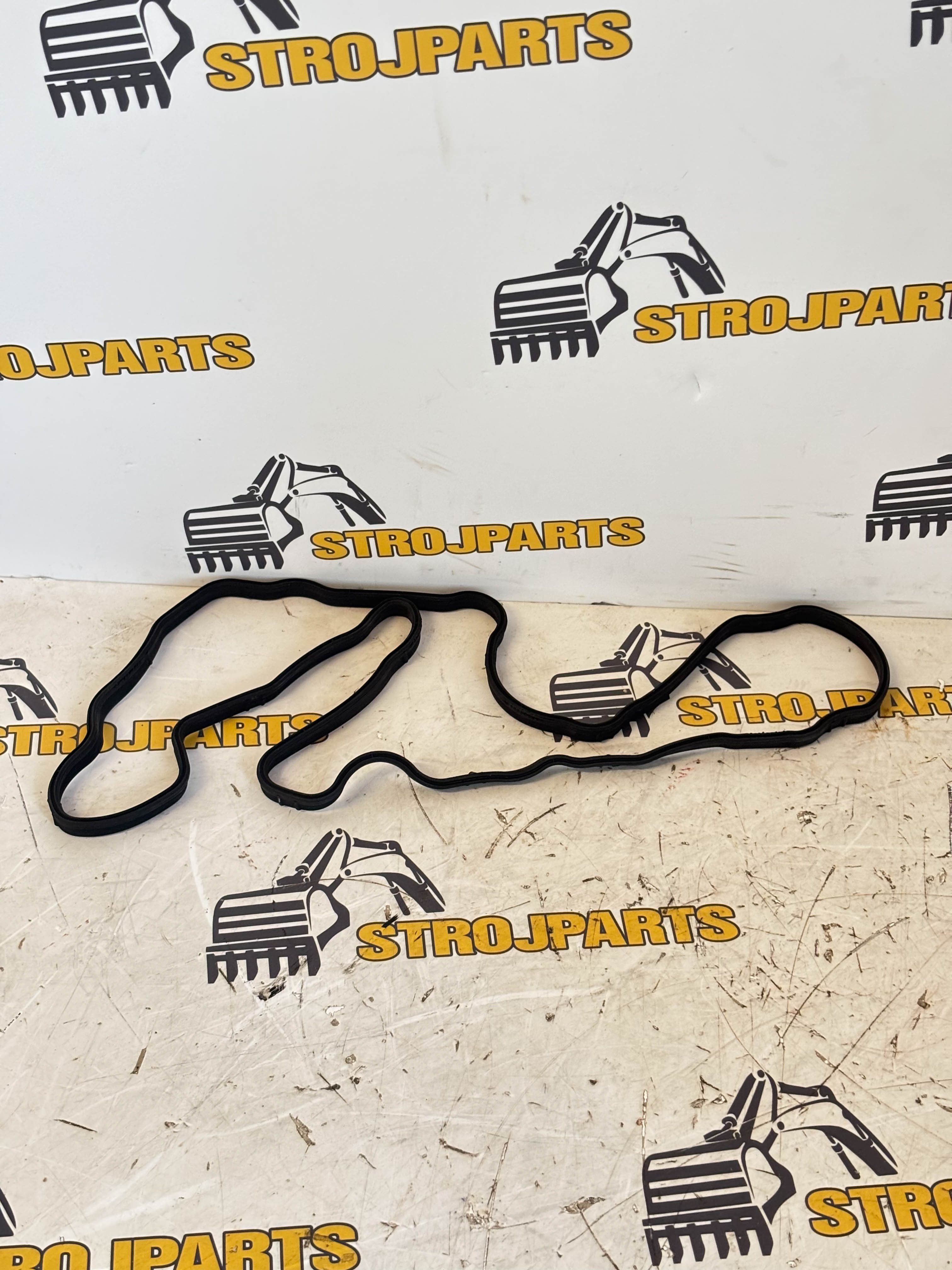 TĚSNĚNÍ VÍKA VENTILŮ 6751117120 KOMATSU