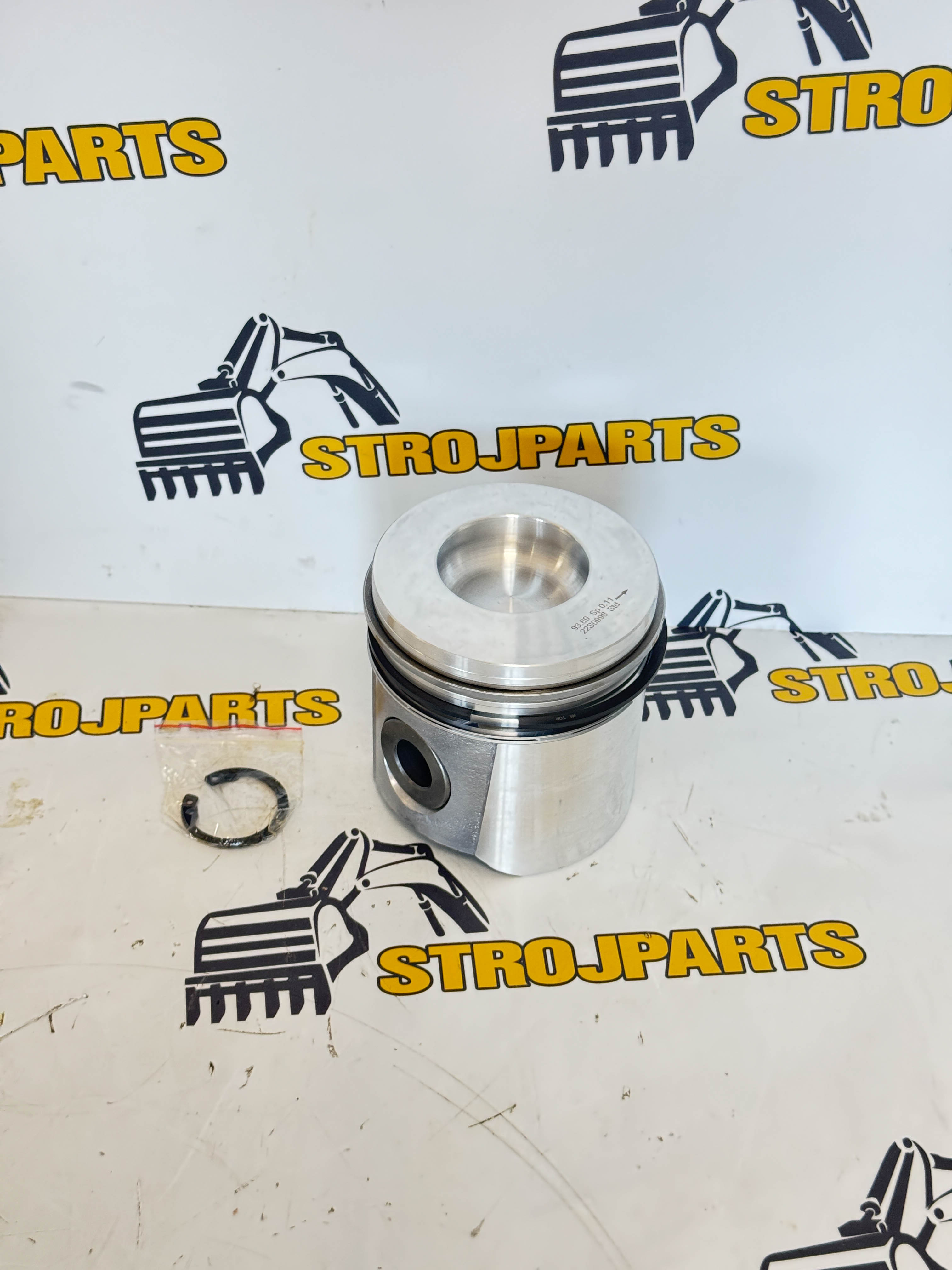 KOMPLETNÍ PÍST MOTORU