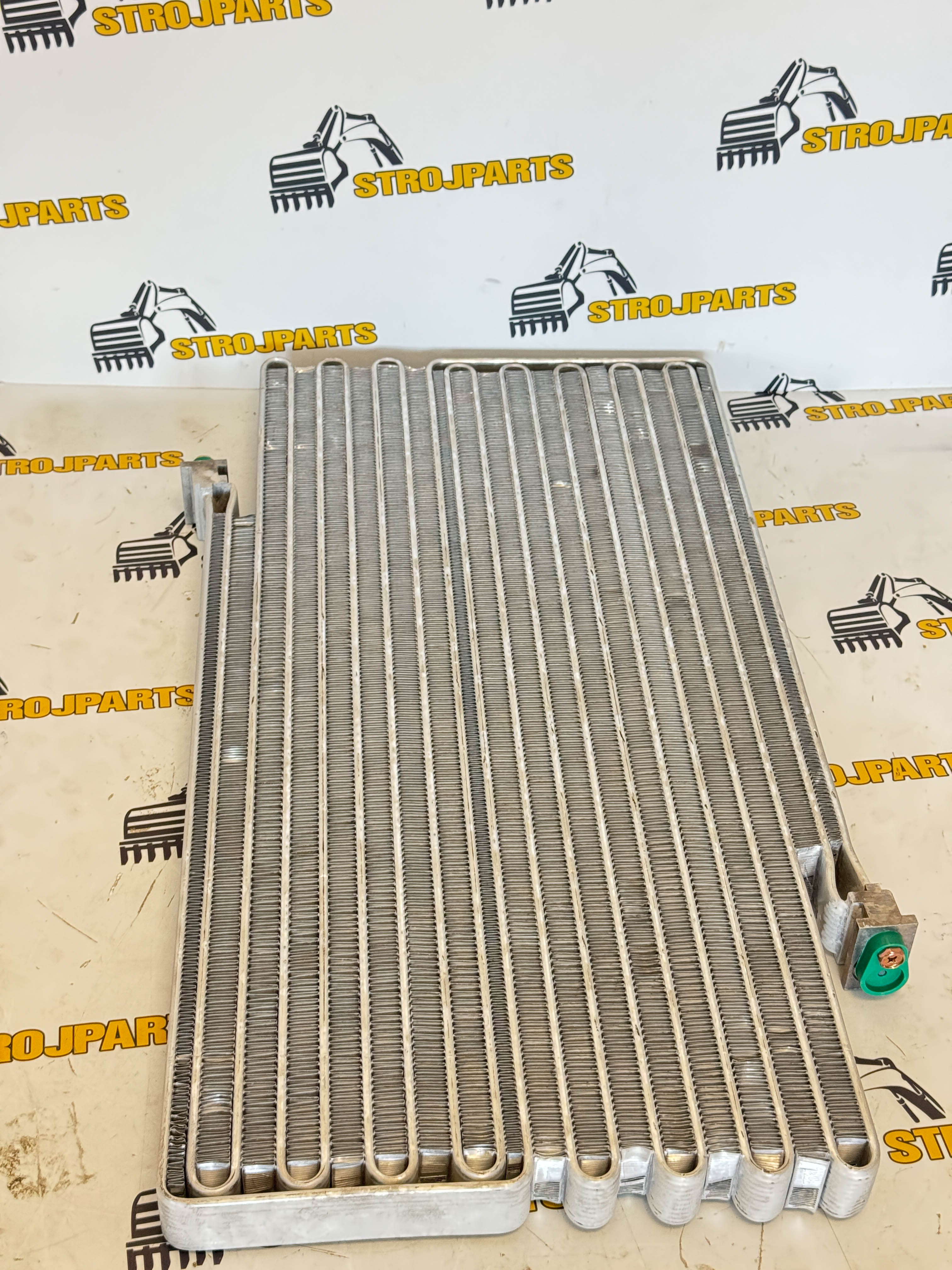 KONDENZÁTOR KLIMATIZACE