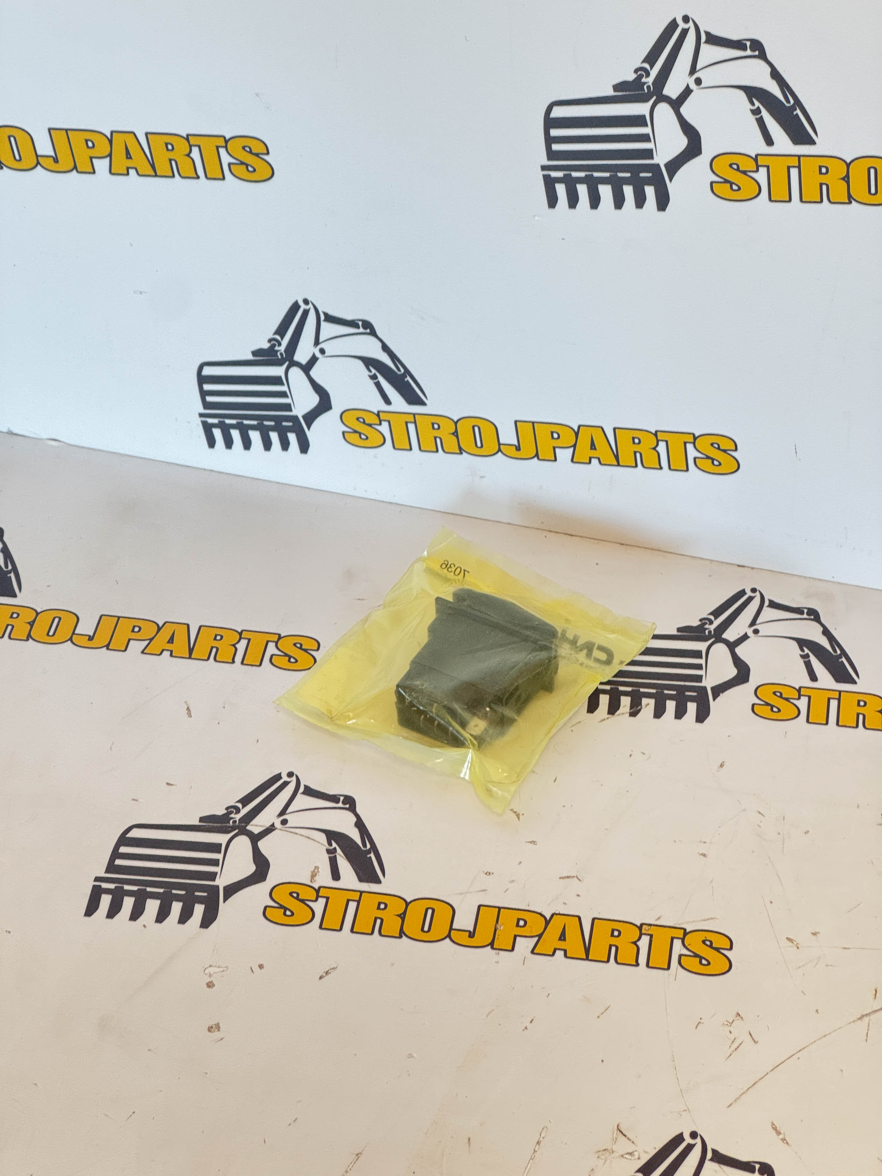 PŘEPÍNAČ STĚRAČŮ