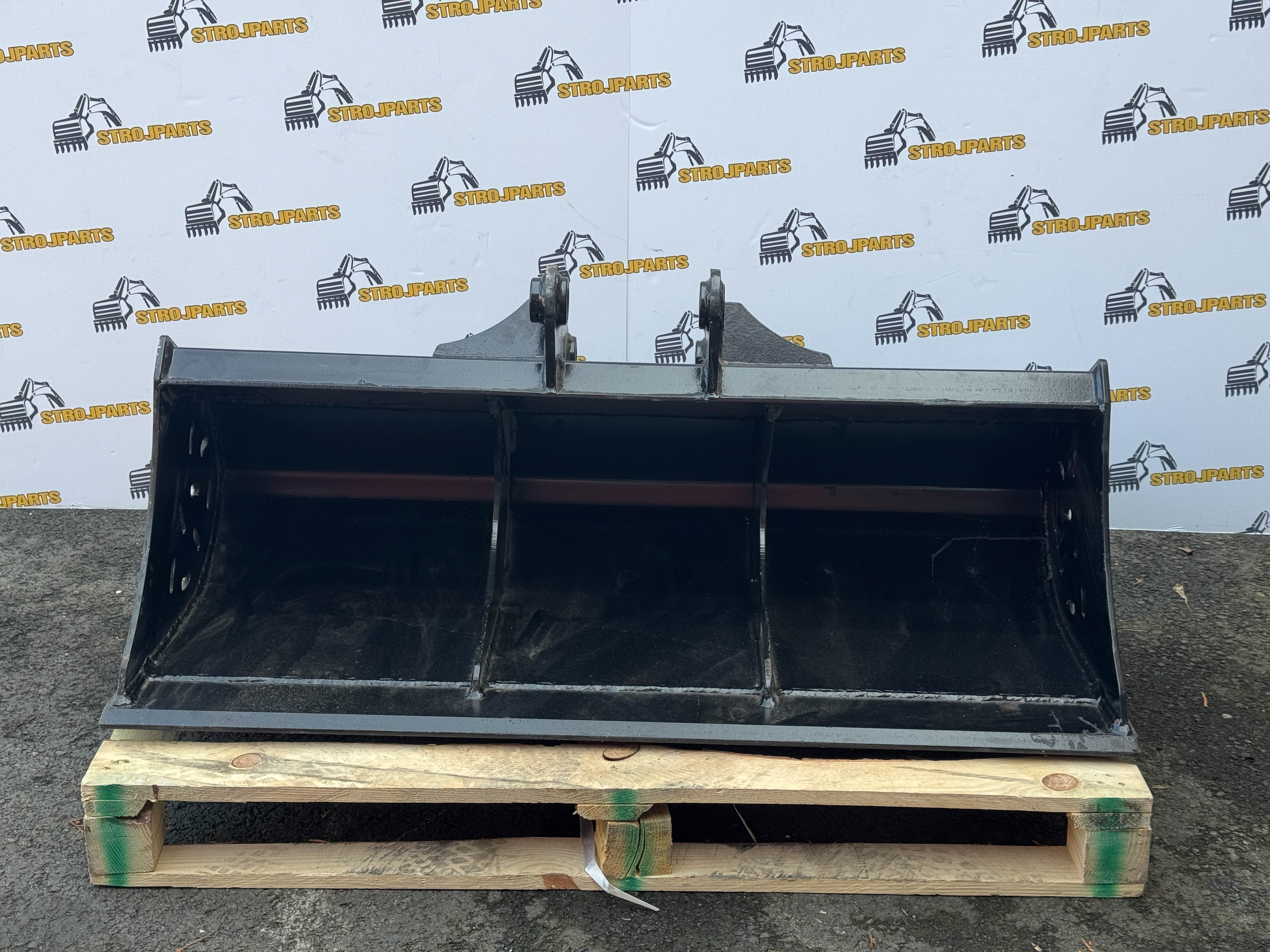 PEVNÁ SVAHOVACÍ LŽÍCE 120CM JCB