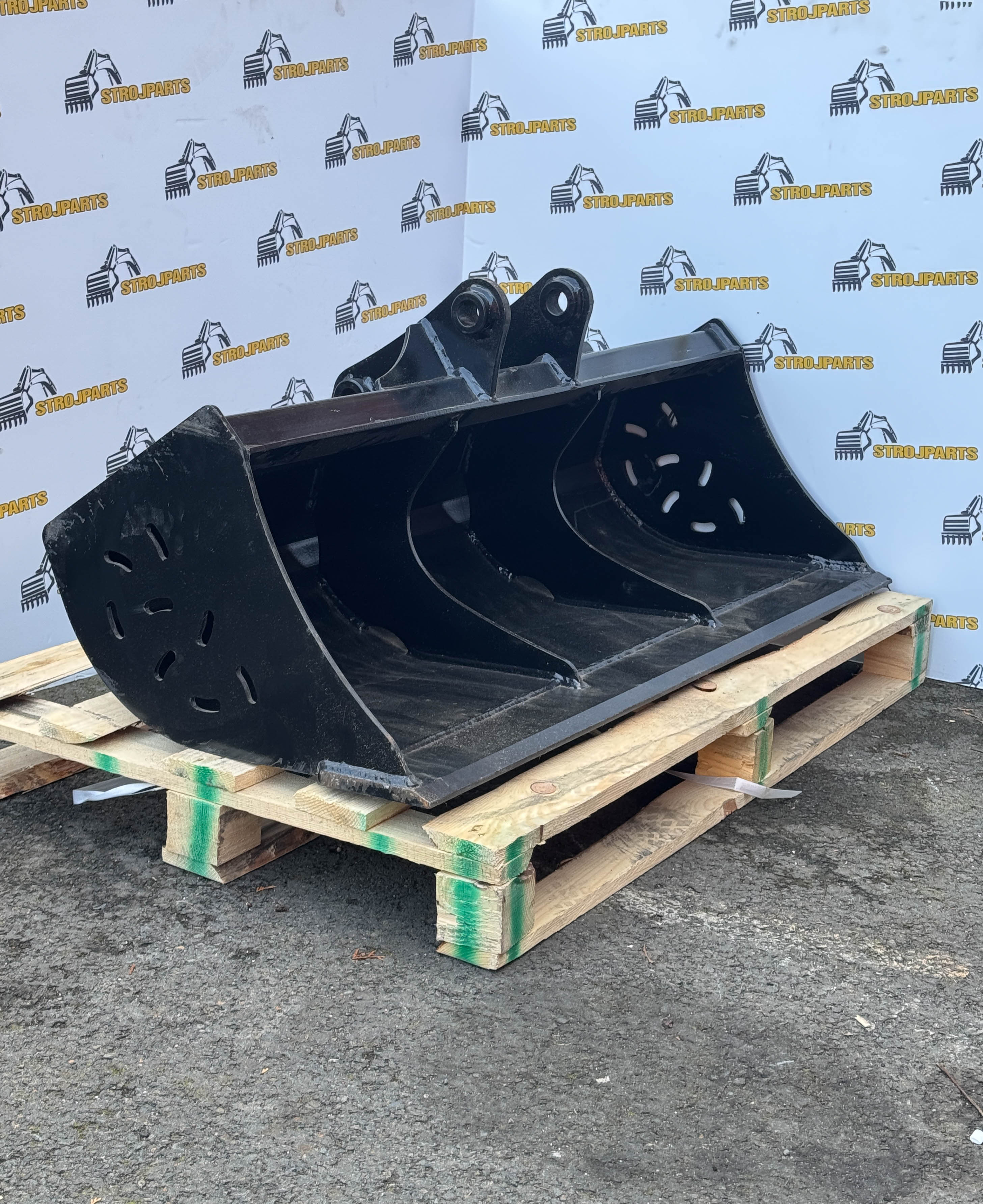 PEVNÁ SVAHOVACÍ LŽÍCE 120CM JCB