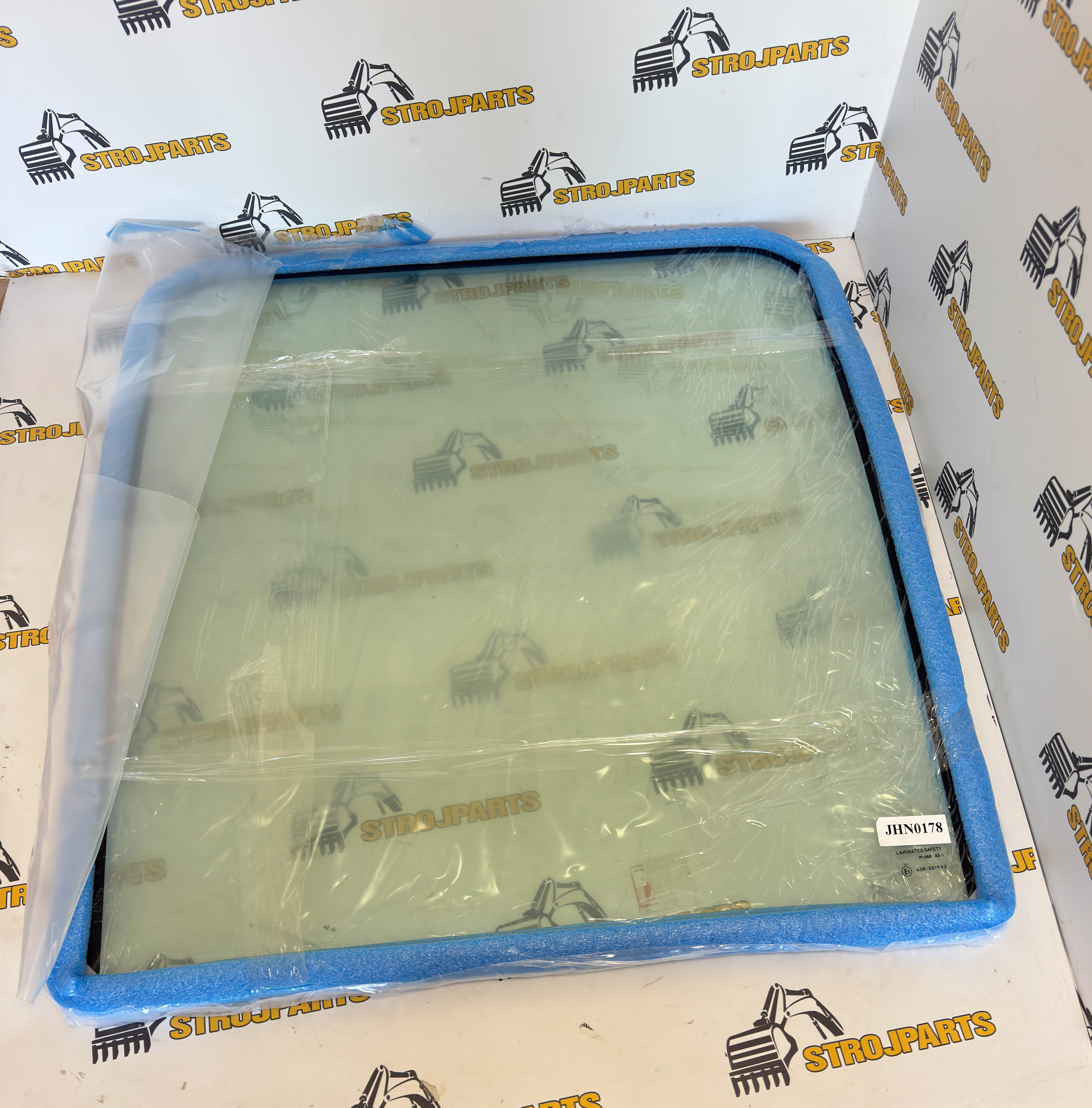 SKLO HORNÍ ČELNÍ JCB