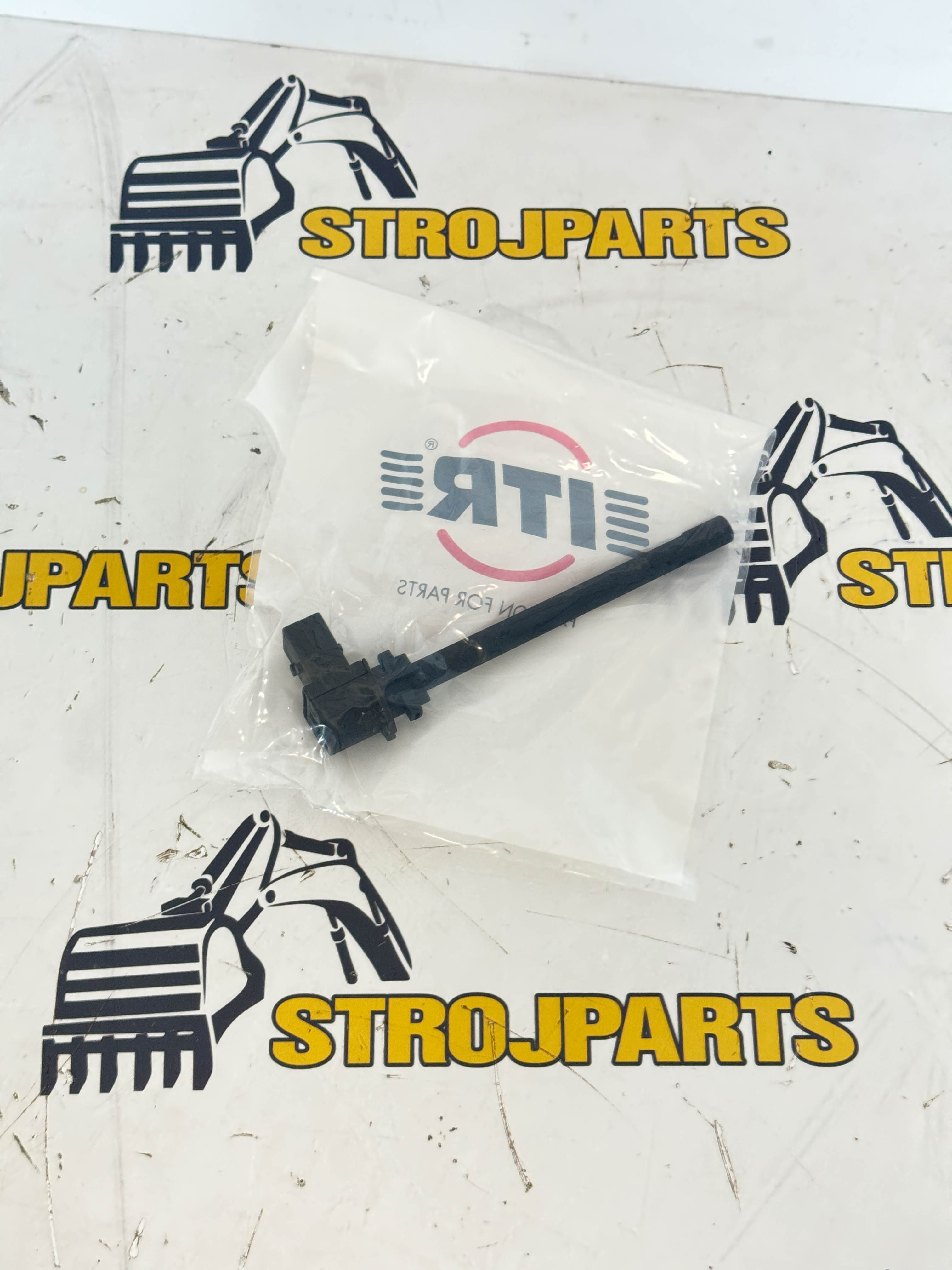 SENZOR HLADINY  CHLADÍCÍ KAPALINY