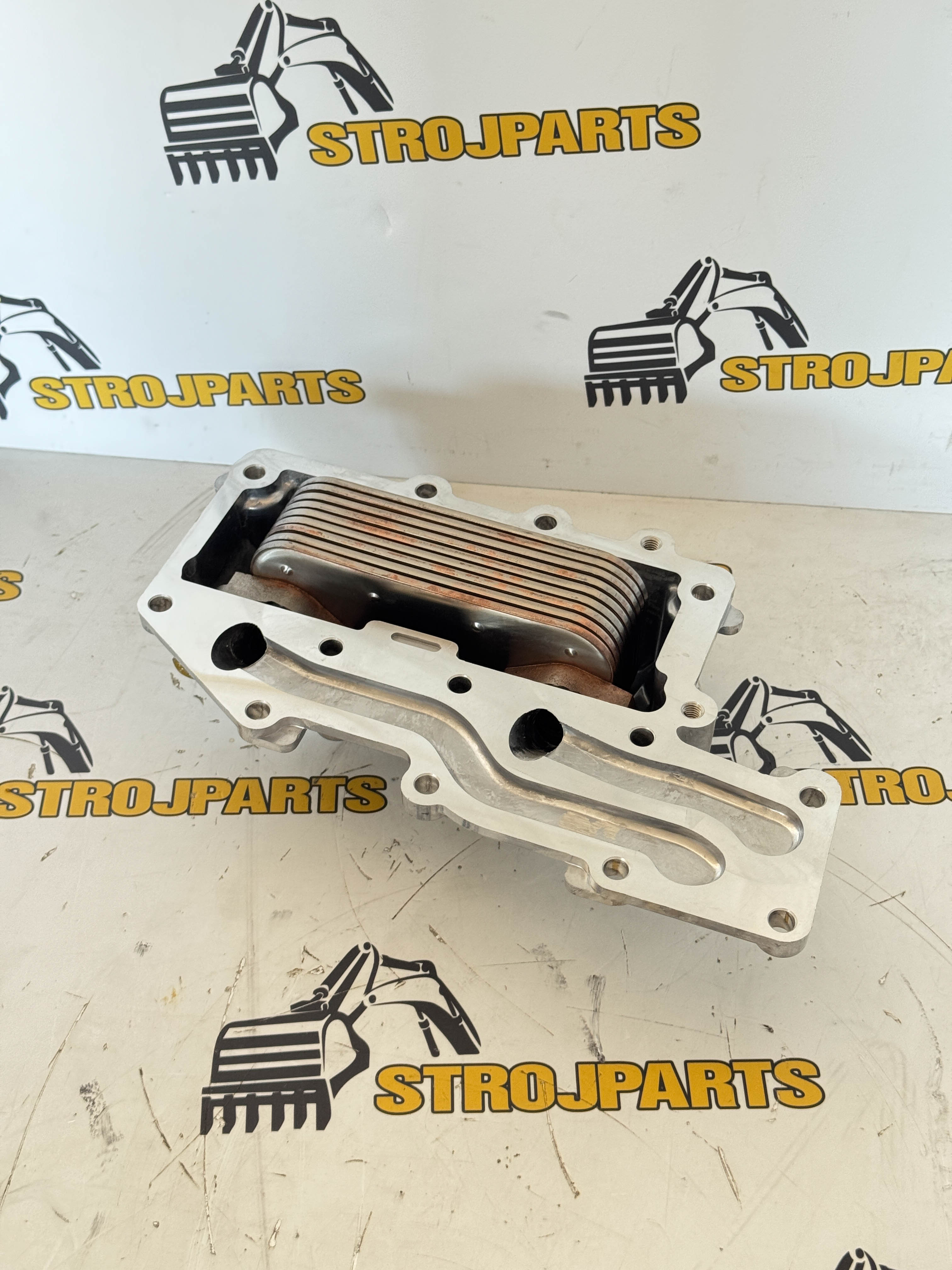 OLEJOVÝ CHLADIČ S OBALEM