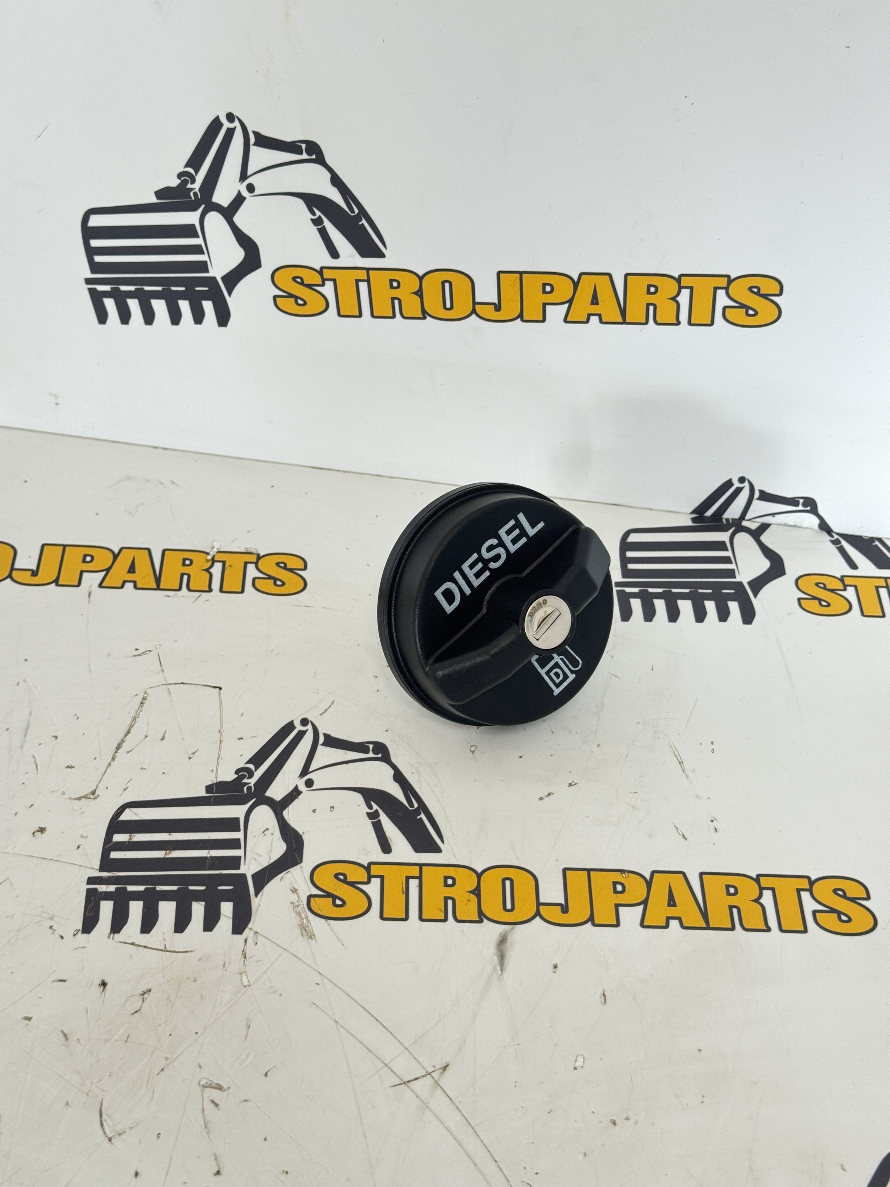 VÍČKO PALIVOVÉ NÁDRŽE UZAMYKATELNÉ