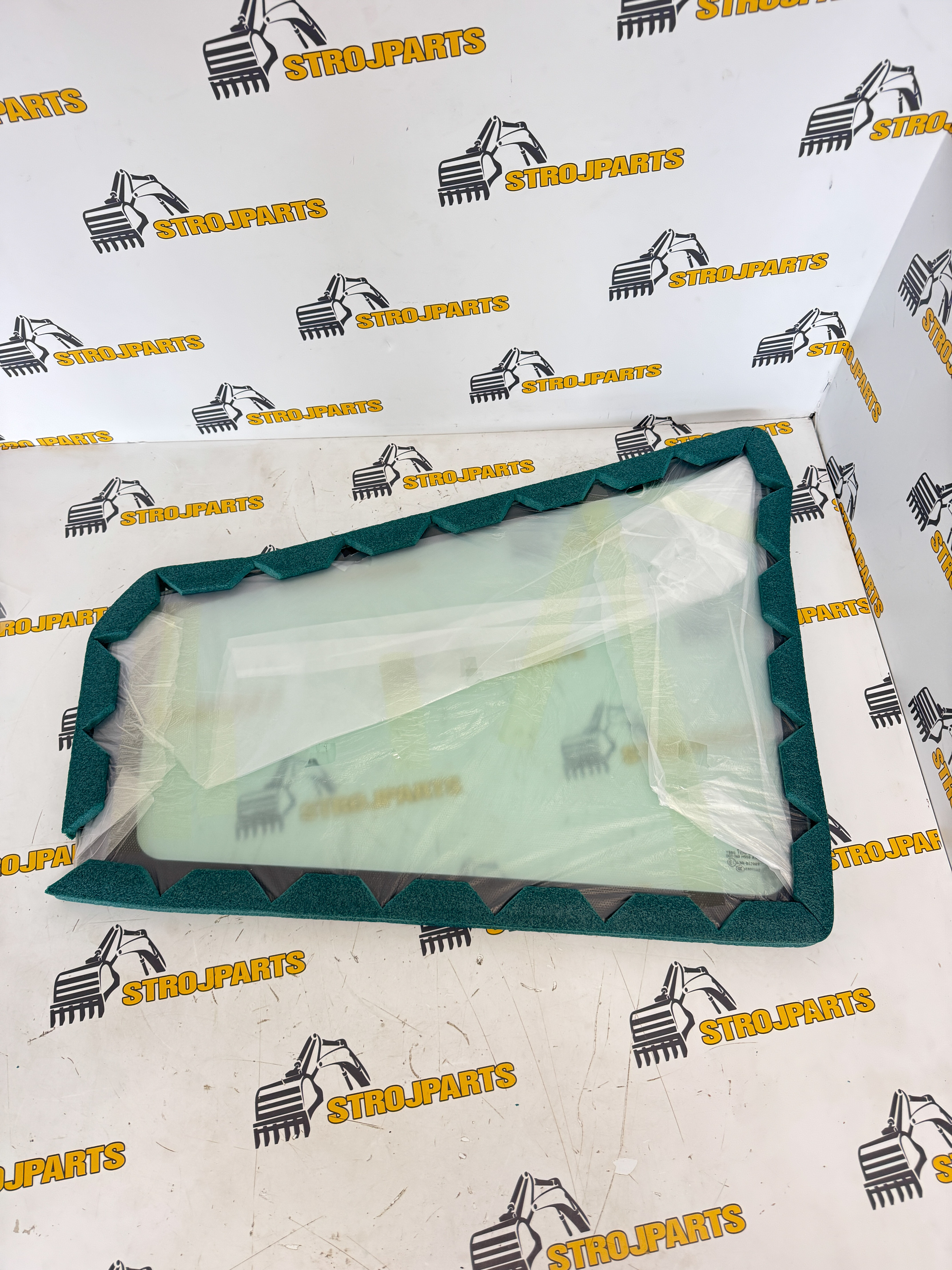 SKLO DVEŘÍ SPODNÍ LEVÉ YANMAR