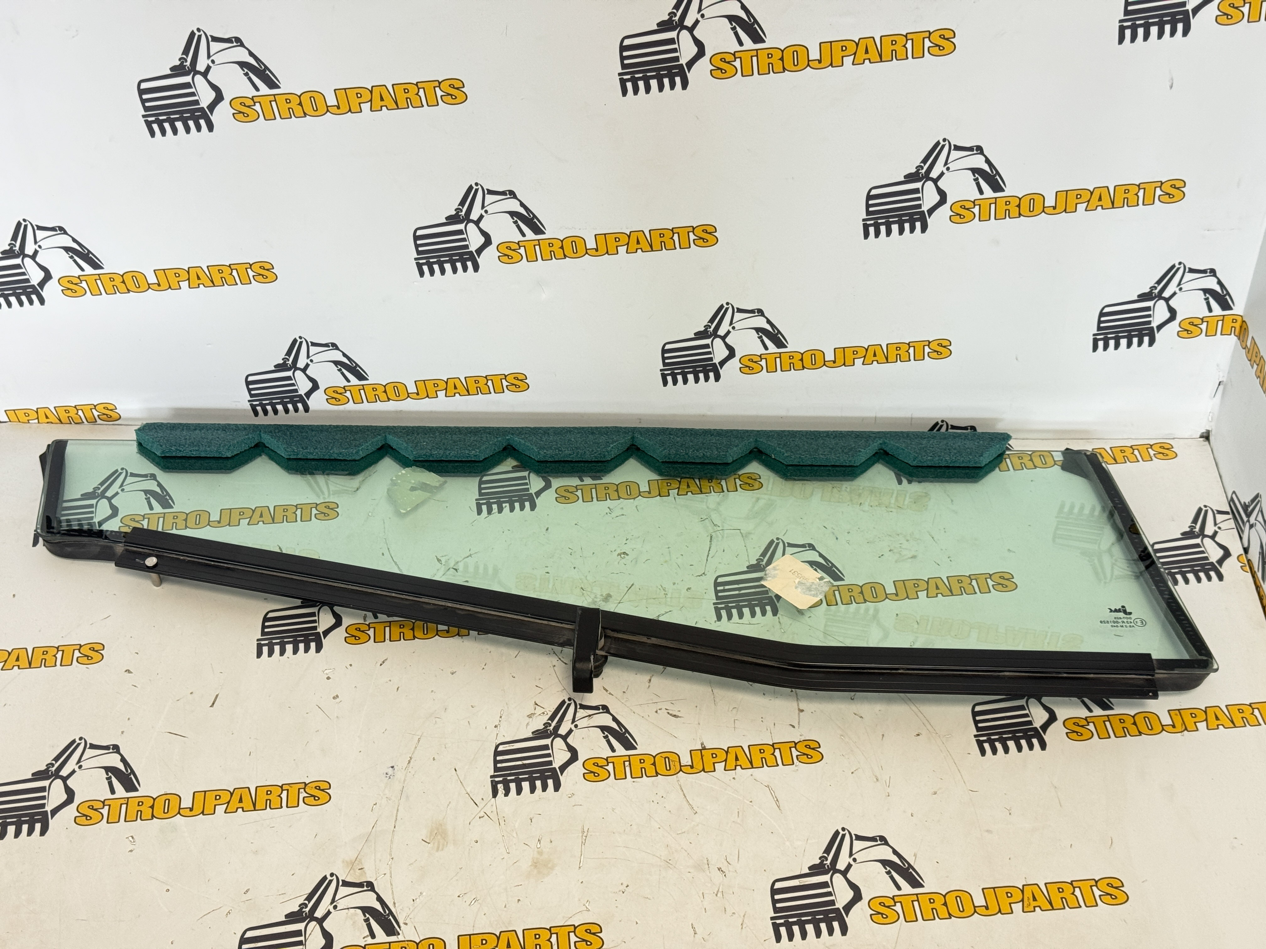 SKLO LEVÉ SPODNÍ CAT